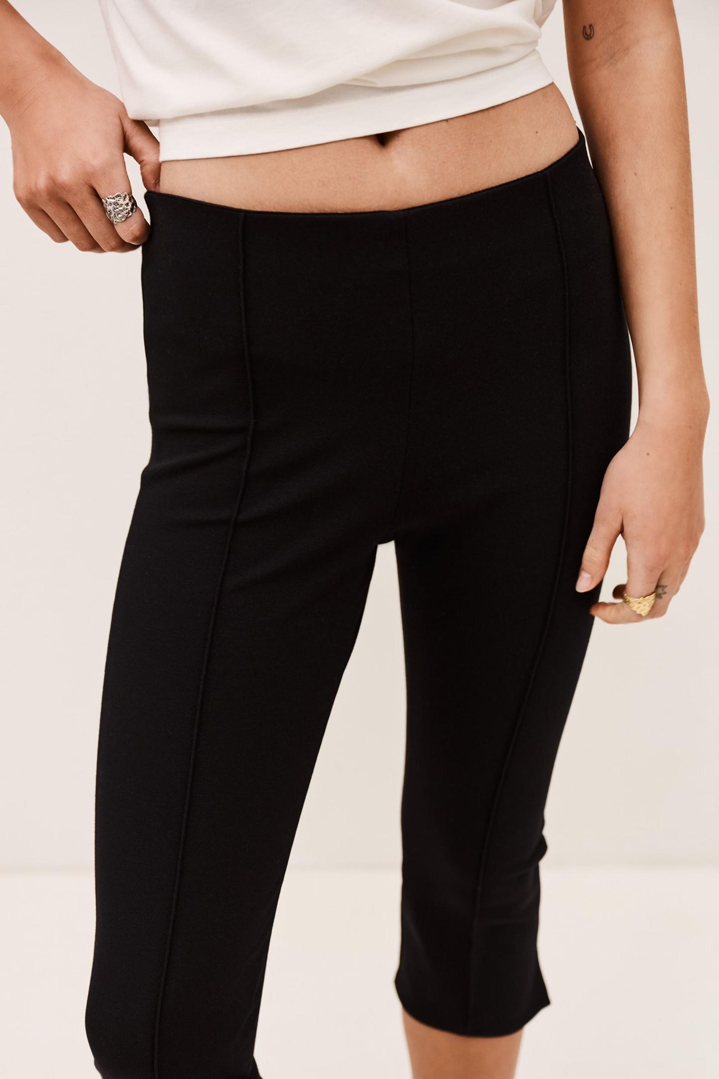 ba&sh High-Waisted Pants Capria Black