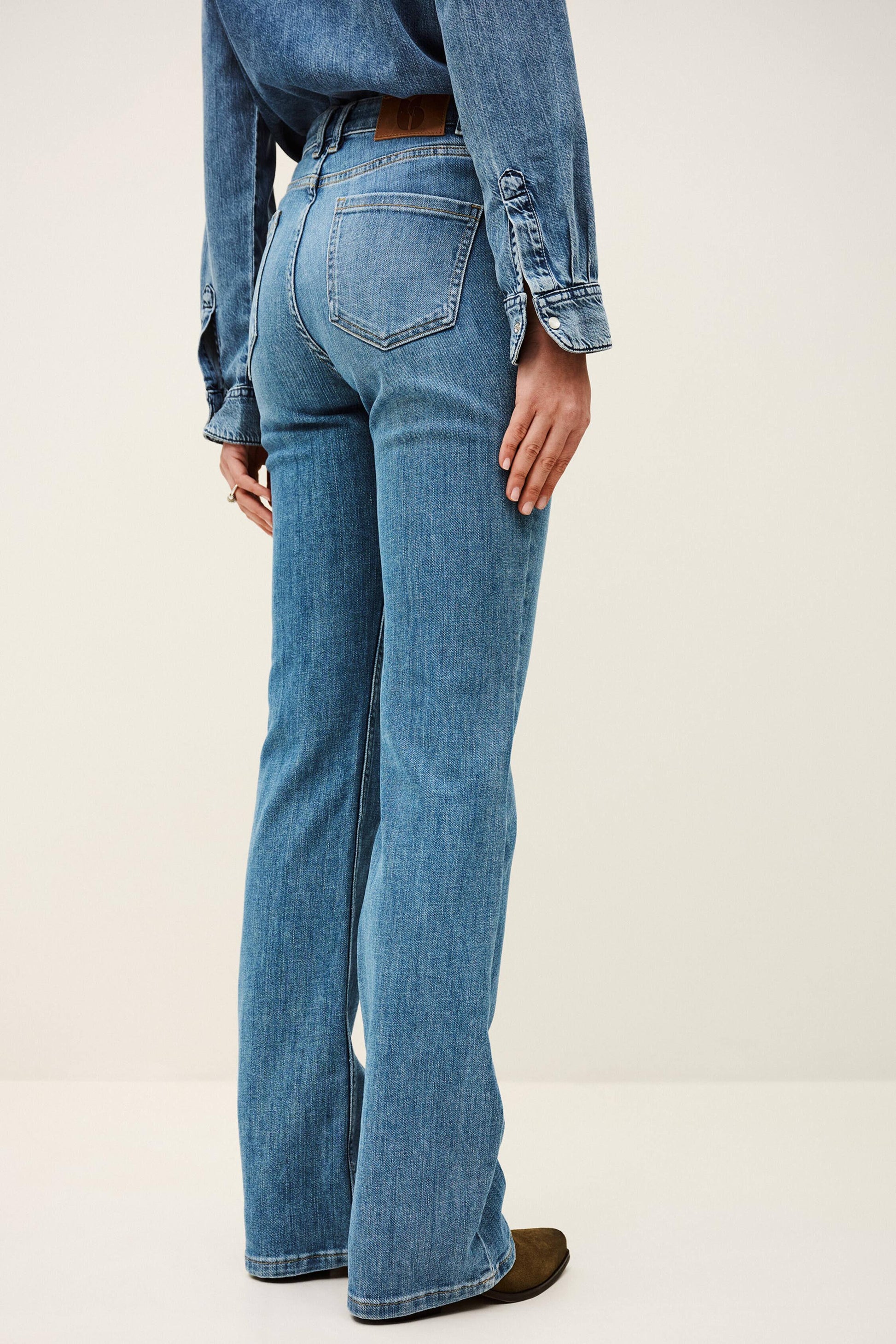 ba&sh Medium-Rise Jeans Ross Blue